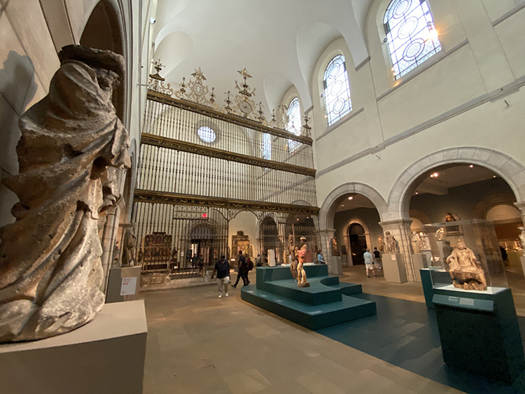 Interior del Museo Metropolitano de Arte 